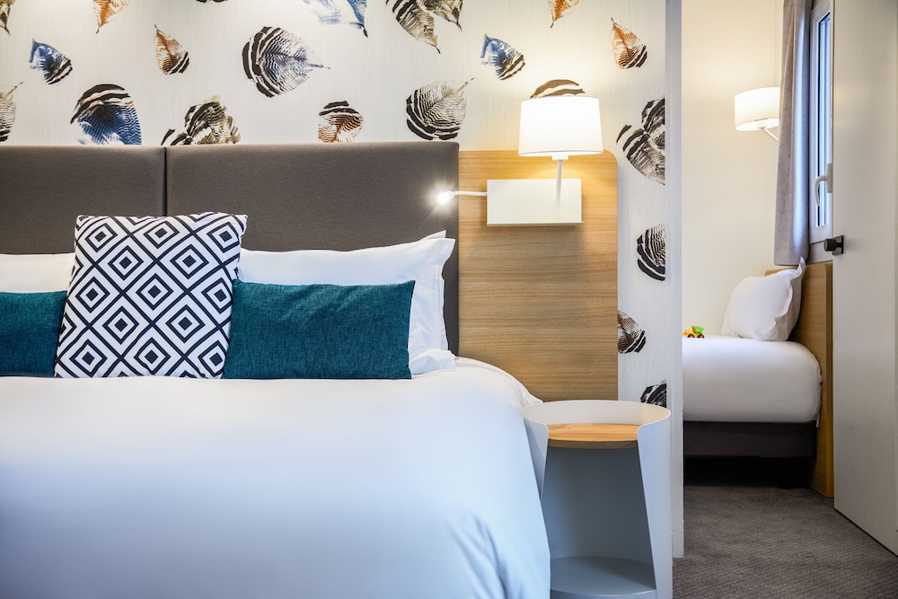 Standard Room, Multiple Beds - Photo 1
