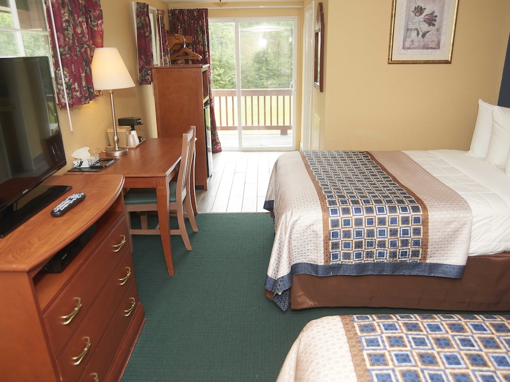 Double Room, 2 Double Beds, Balcony photo 3