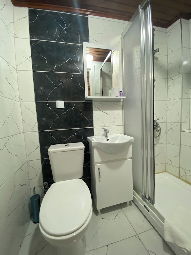 Economy Double Room - Photo 6