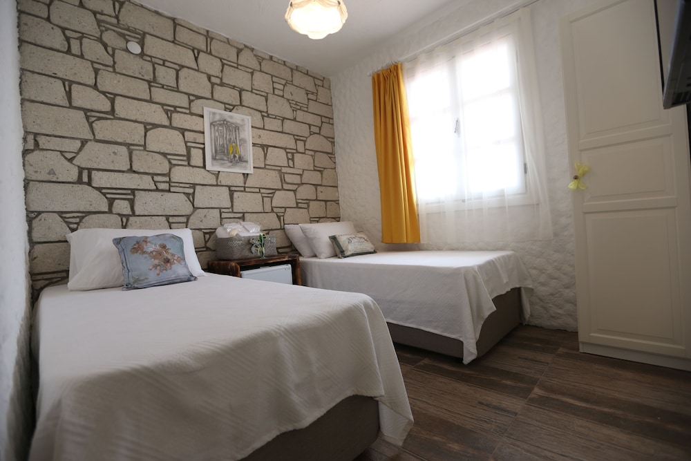 Basic Twin Room, 2 Twin Beds, Non Smoking, City View