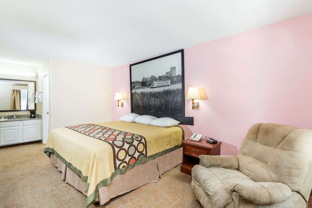 Room, 1 King Bed, Non Smoking photo 2