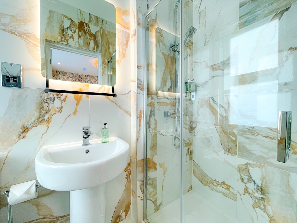 King Double Room - Photo 13