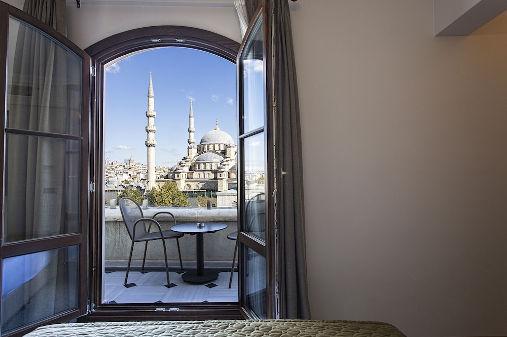 Deluxe Room, Balcony, Sea View photo 2