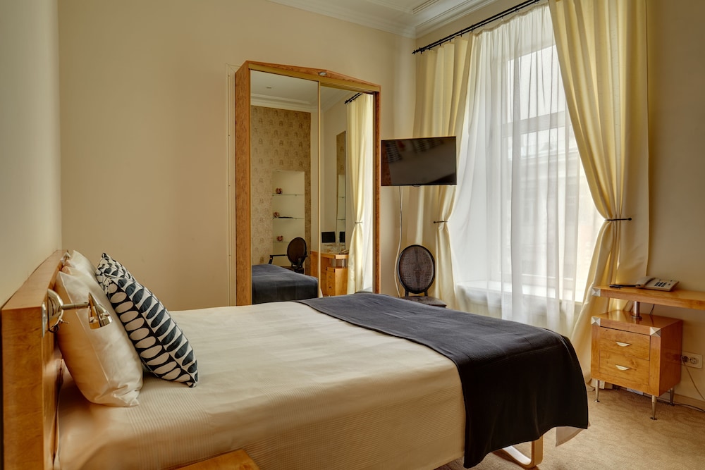 Classic Double Or Twin Room, City View photo 3