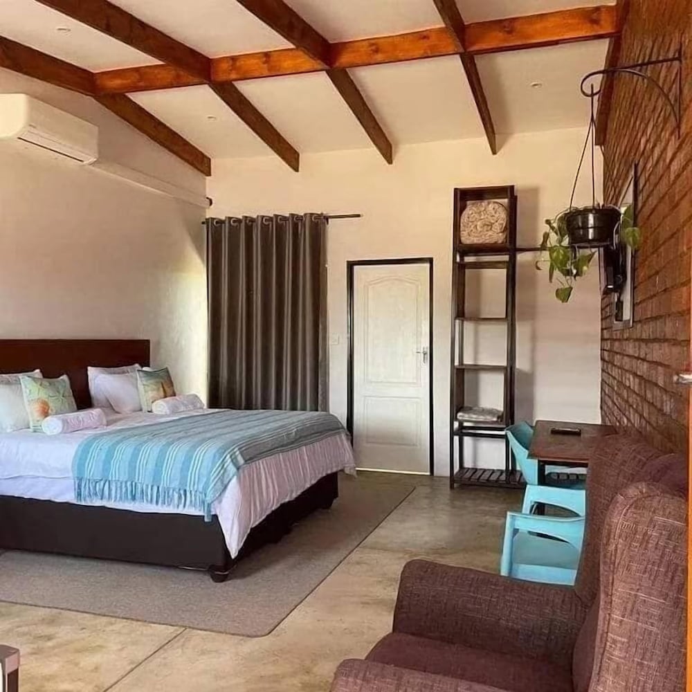 Standard Triple Room photo 2