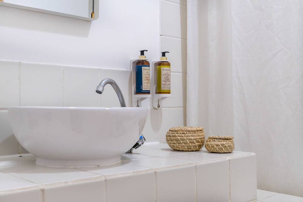 Double Room, Shared Bathroom (Modern) - Photo 7