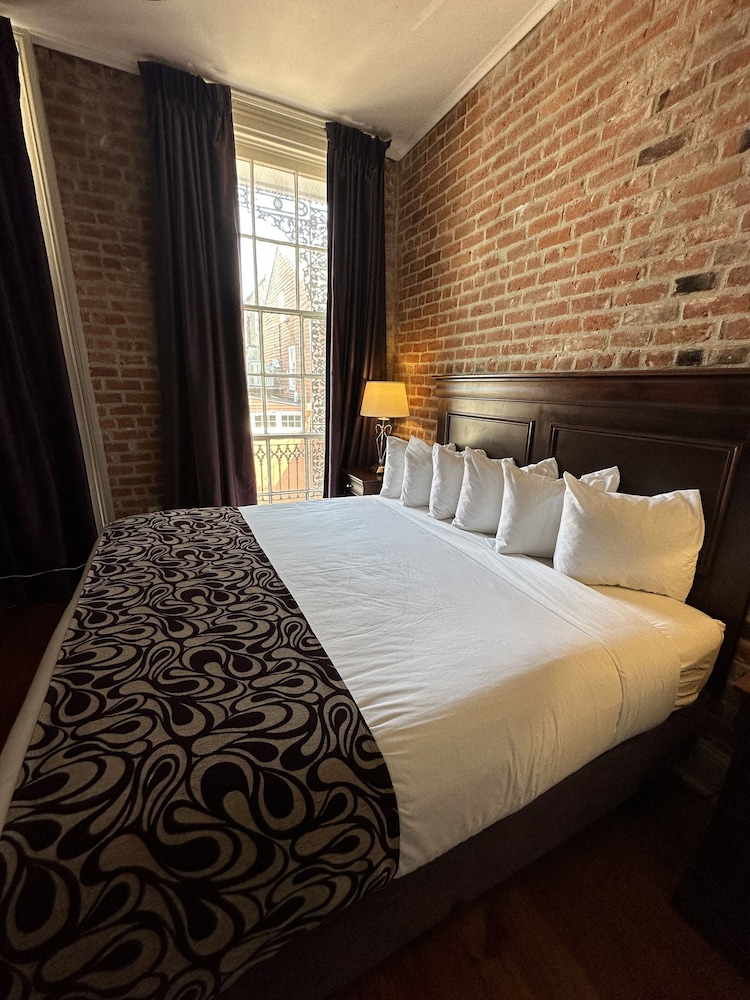 Suite, 1 King Bed with Sofa bed, Non Smoking - Photo 1
