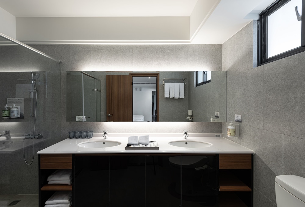 Luxury Quadruple Room - Photo 10