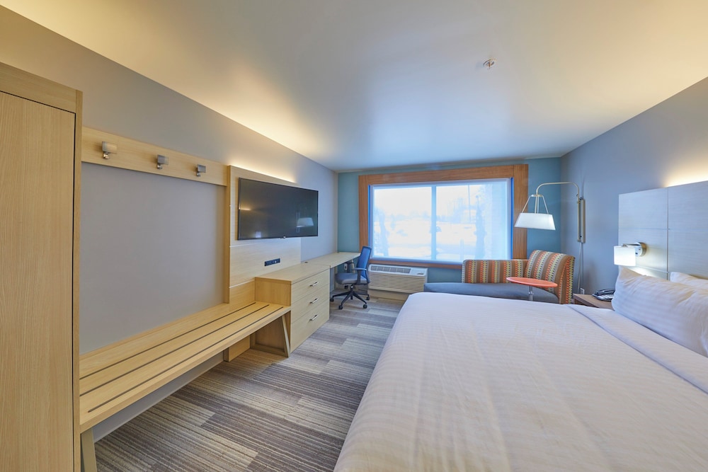 Standard Room, 1 King Bed, Accessible (Mobility, Transfer Shower) photo 2