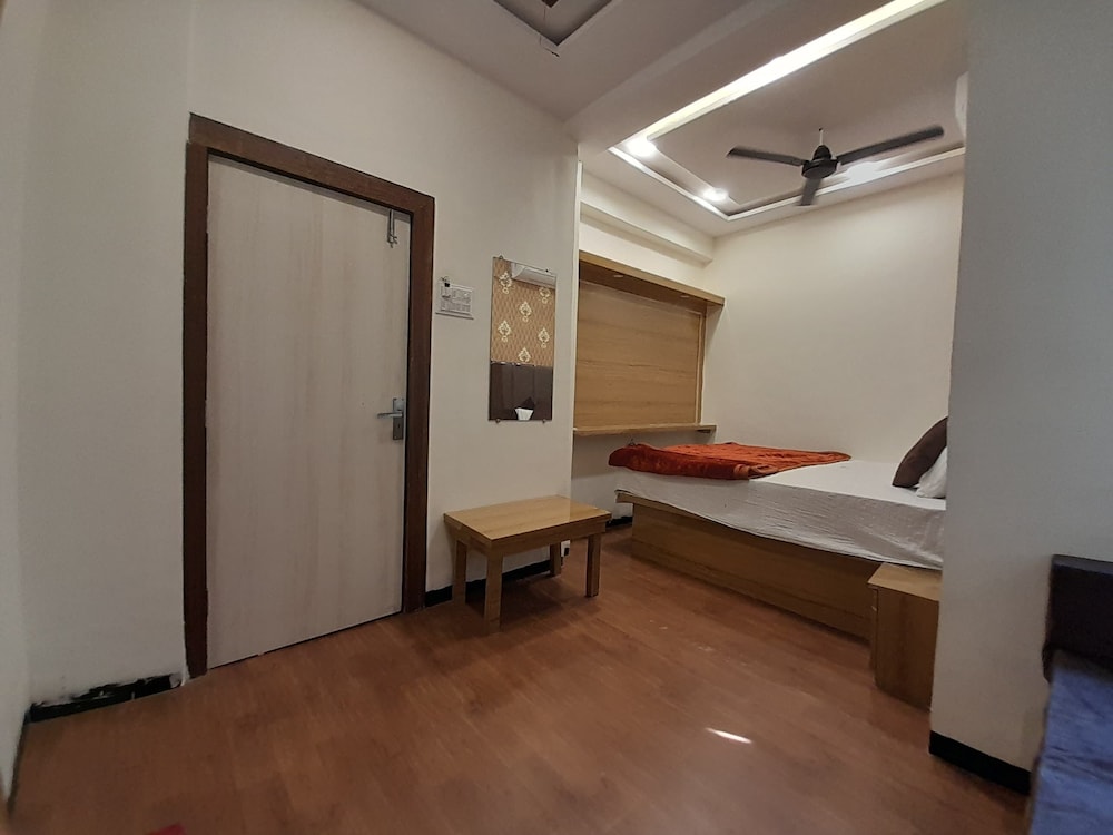 Basic Room photo 2