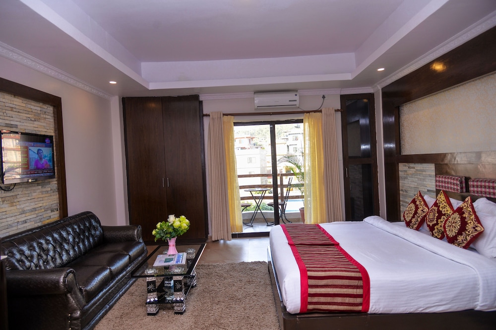 Deluxe Double or Twin Room