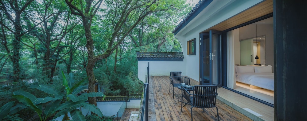 Deluxe Double Room, Balcony, River View photo 1