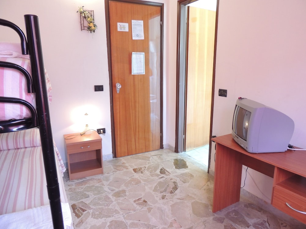 Twin Room, Hill View (3) photo 1