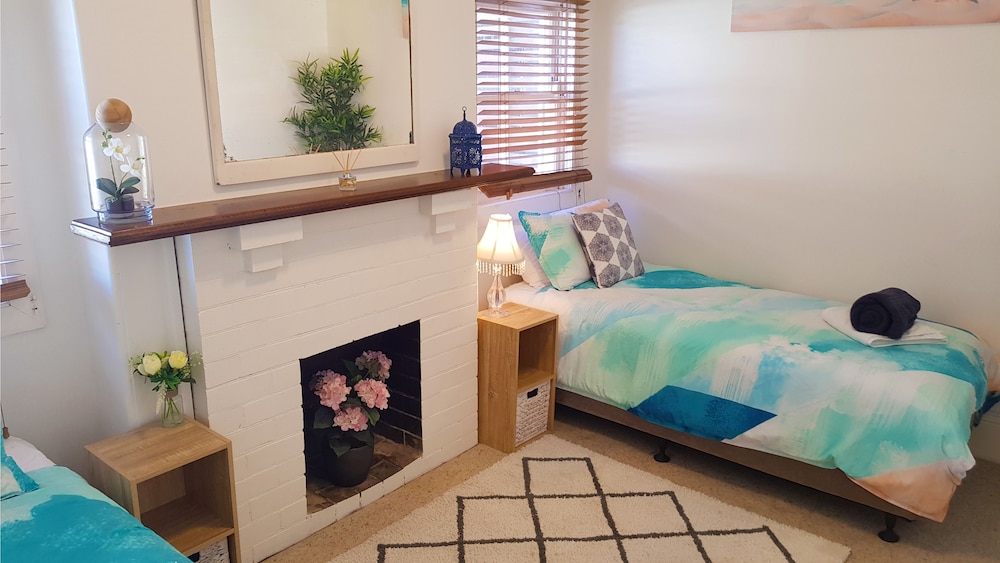 Apartment, 2 Bedrooms, Garden Area (Apartment 4) photo 2