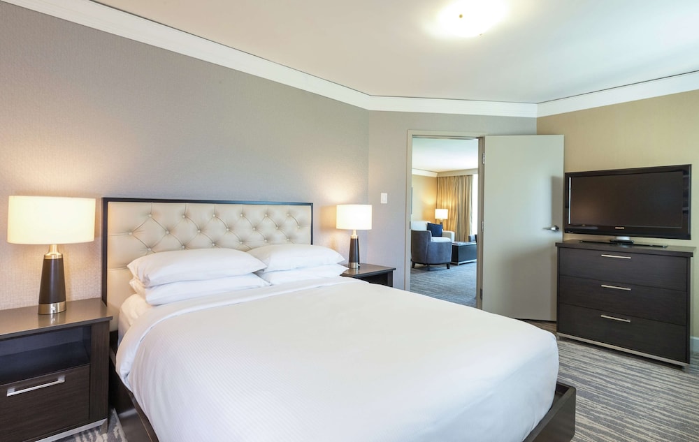 Suite, 1 King Bed with Sofa bed (Harmony, Steam Room) - Photo 9