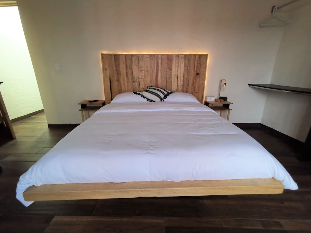 Luxury Quadruple Room, Multiple Beds, Air conditioning, City View photo 2