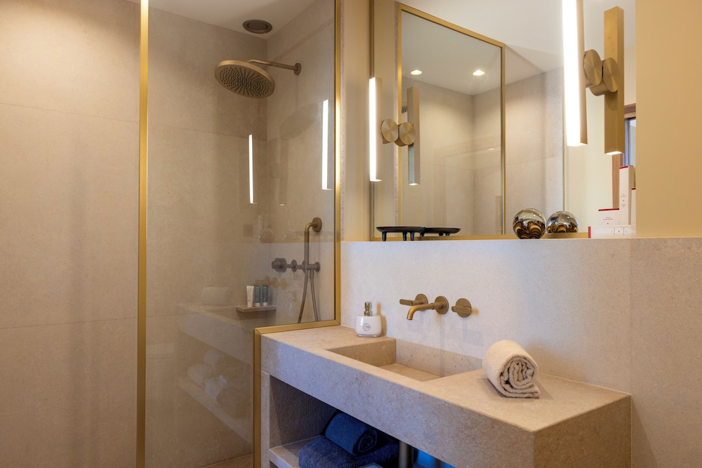 Deluxe Room - Photo 2