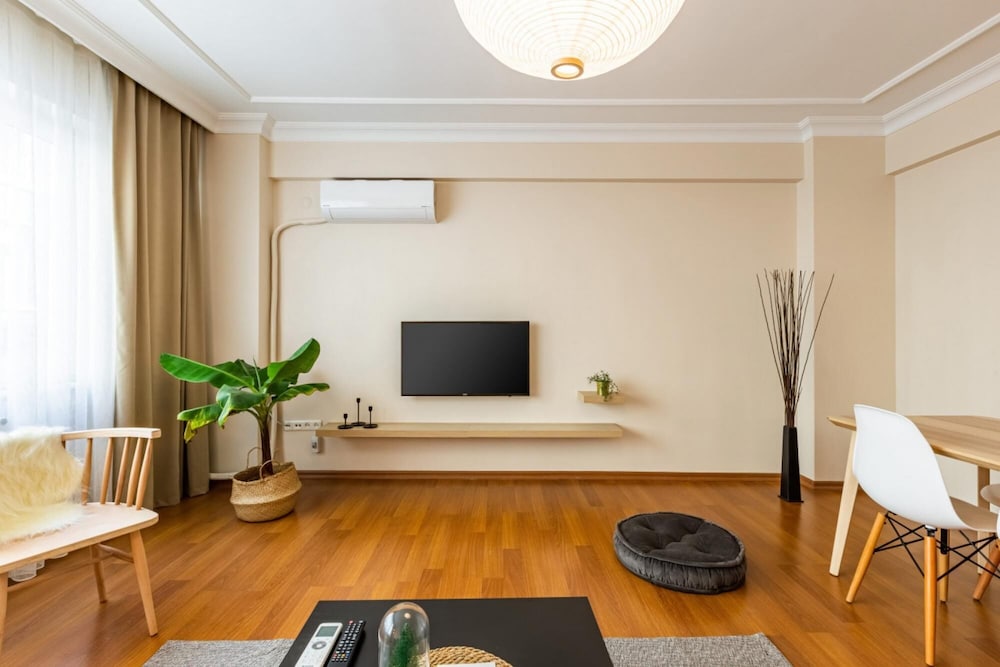 Apartment photo 2