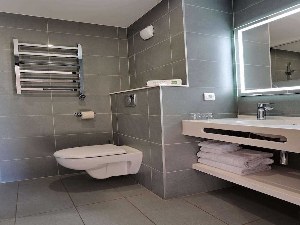 Standard Room, 1 Double Bed with Sofa bed - Photo 4