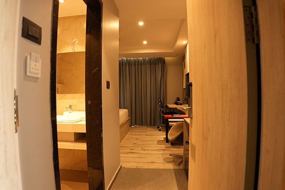 Executive Room - Photo 3
