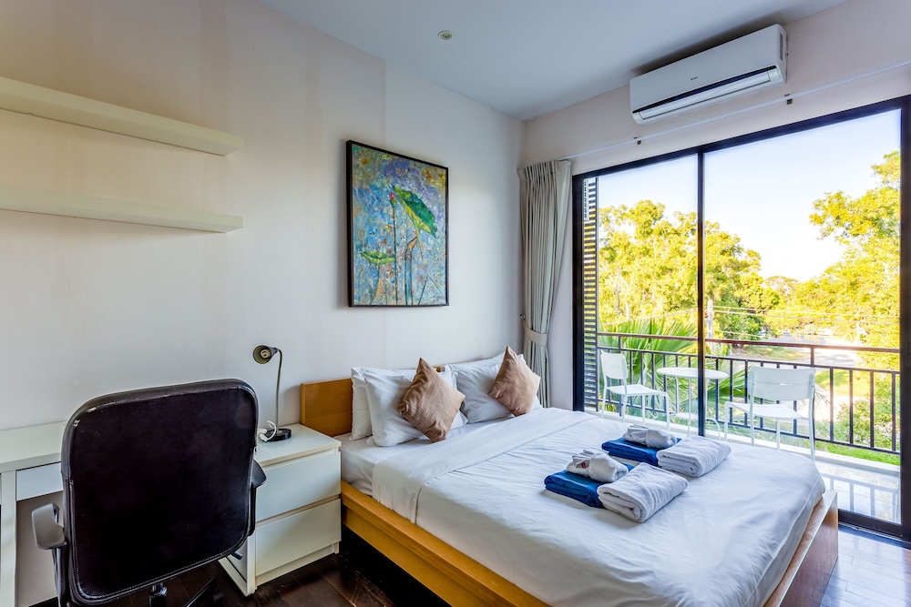Comfort Studio, 1 King Bed photo 1