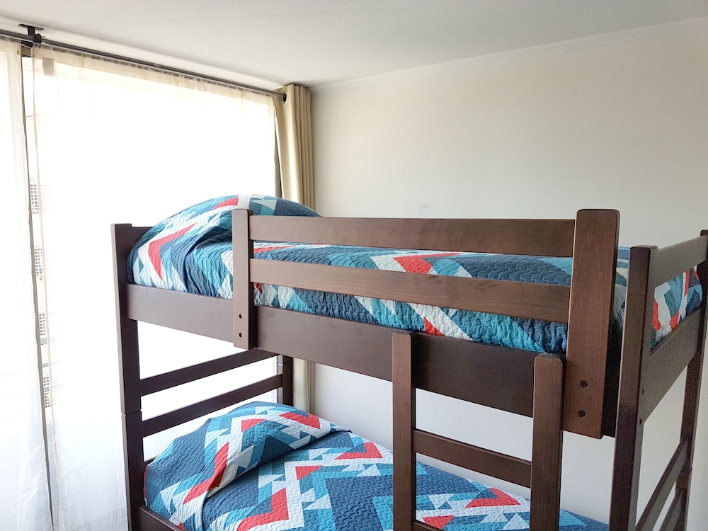 Apartamento familiar, 2 habitaciones, baño privado, vistas a la ciudad
