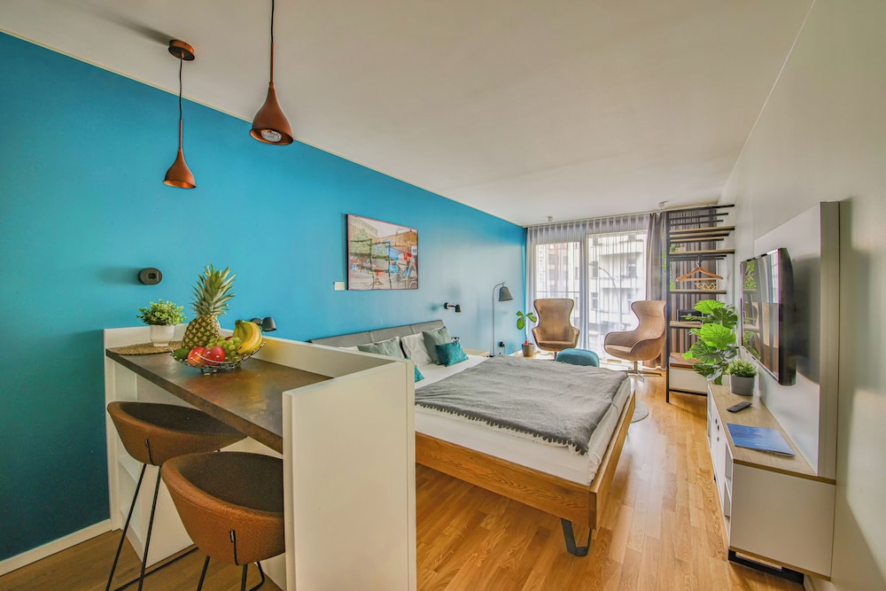 Comfort Studio, 1 King Bed