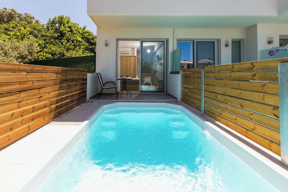 Comfort Double or Twin Room, Private Pool photo 1