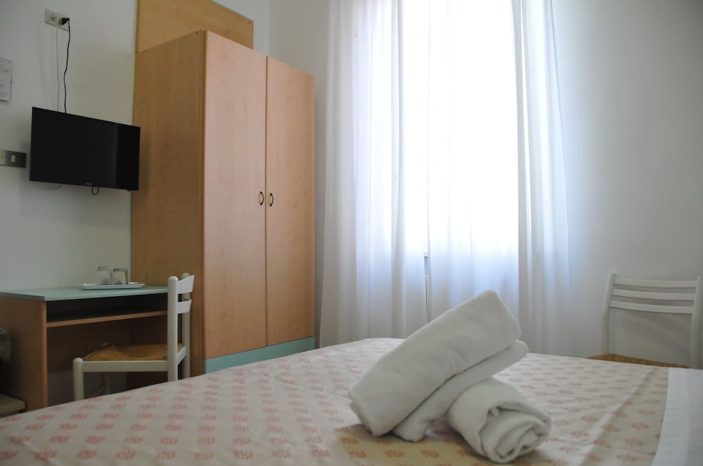 Double or Twin Room - Photo 1