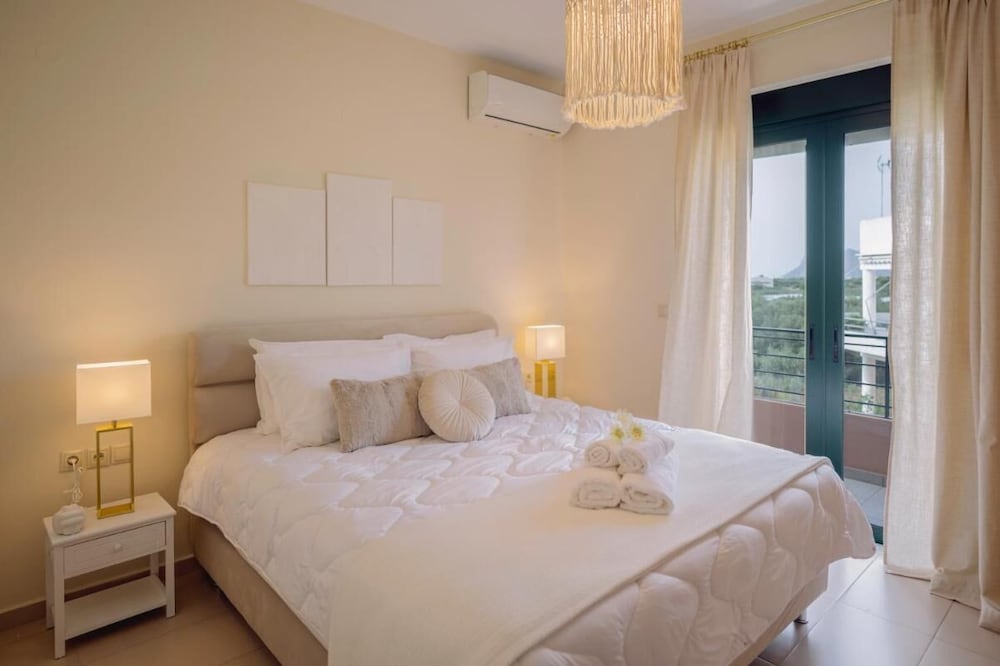 Villa, 2 Bedrooms, Balcony, City View