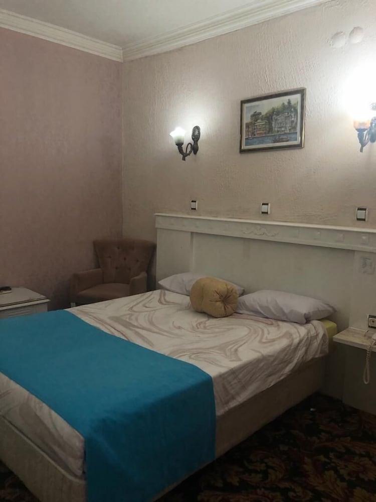 Standard Double Room - Photo 10