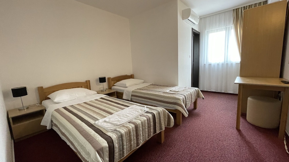 Double or Twin Room photo 1