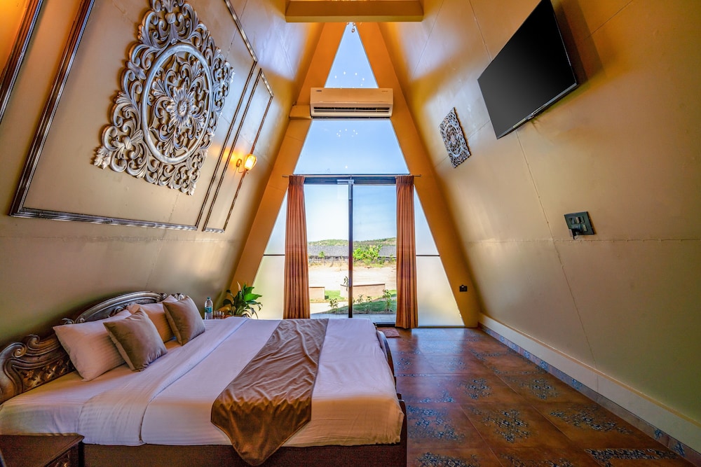 Executive Room - Photo 10