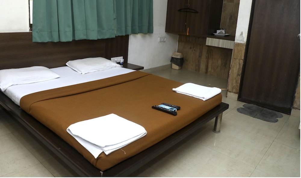 Deluxe Room - Photo 3