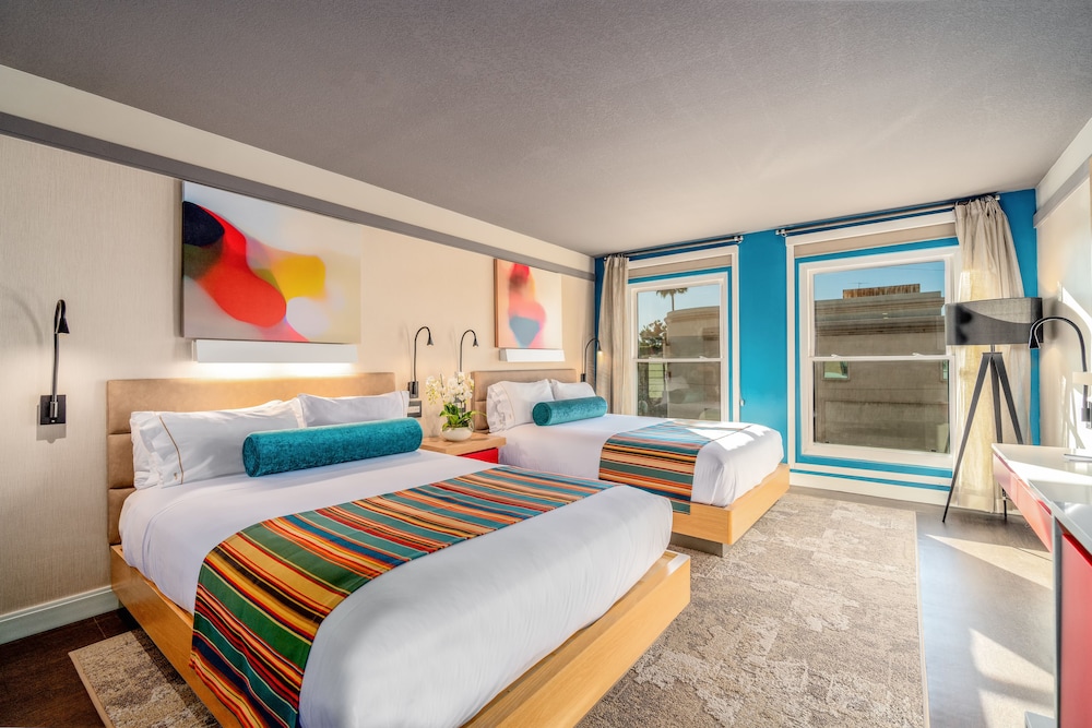 Standard Room, 2 Queen Beds (Off Olympic)