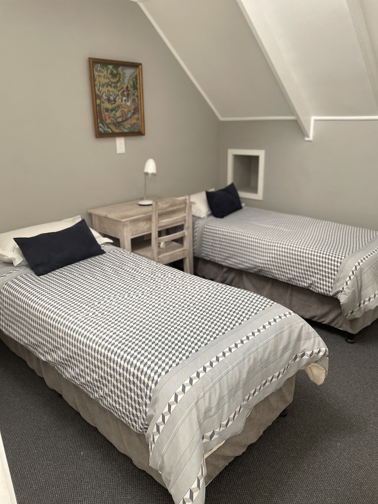 Comfort Apartment, 3 Bedrooms, Mountain View, Annex Building