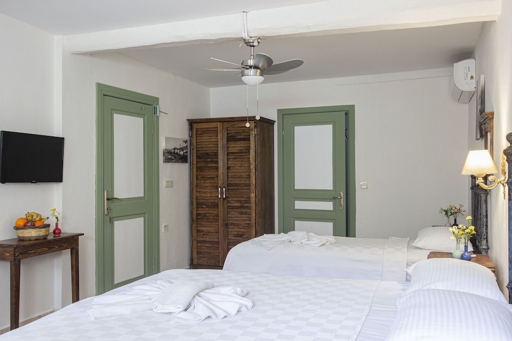 Standard Triple Room - Photo 3