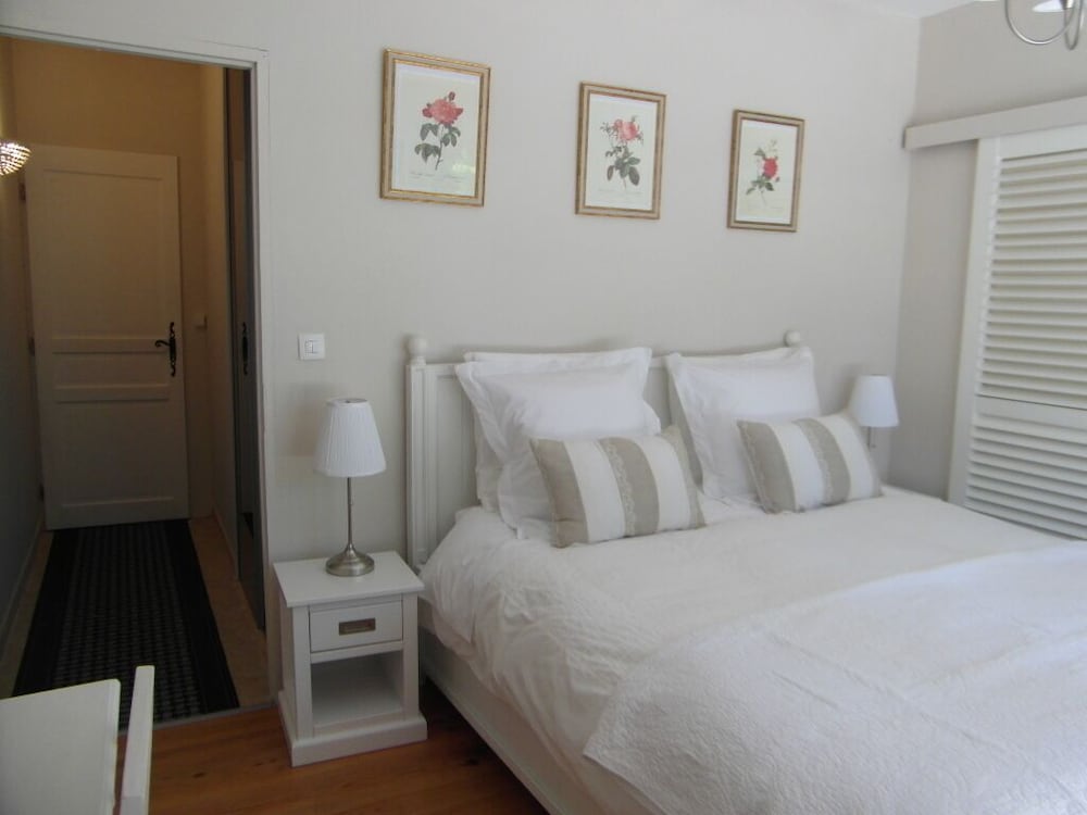 Classic Double Room (Beige) photo 1