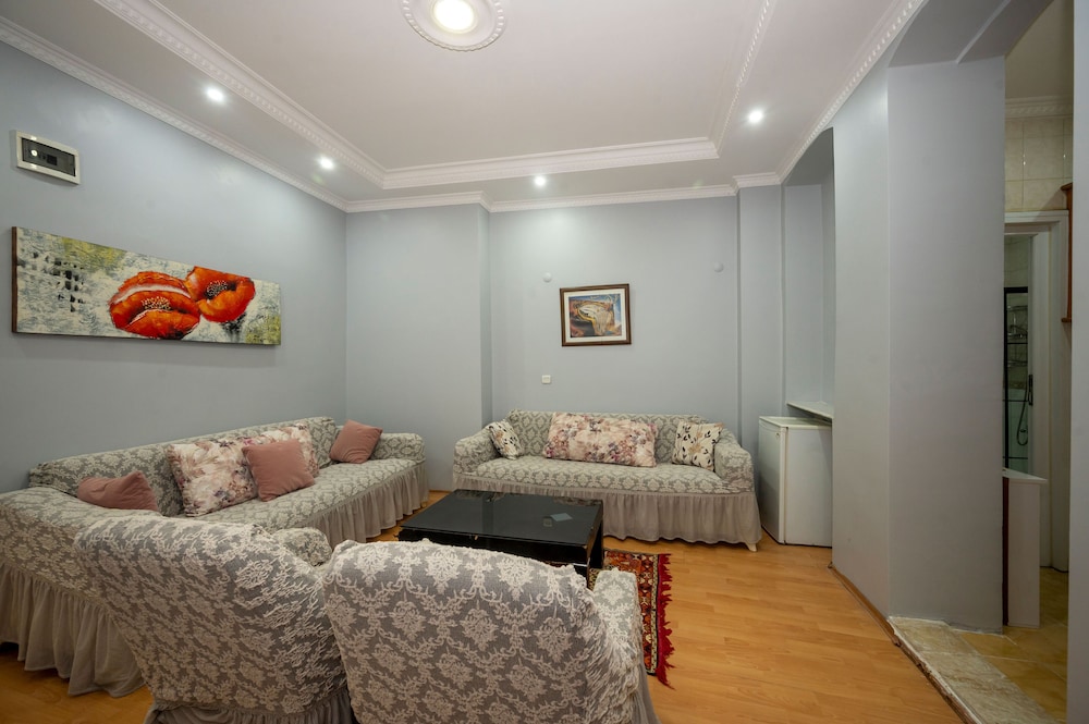 Economy Apartment photo 2