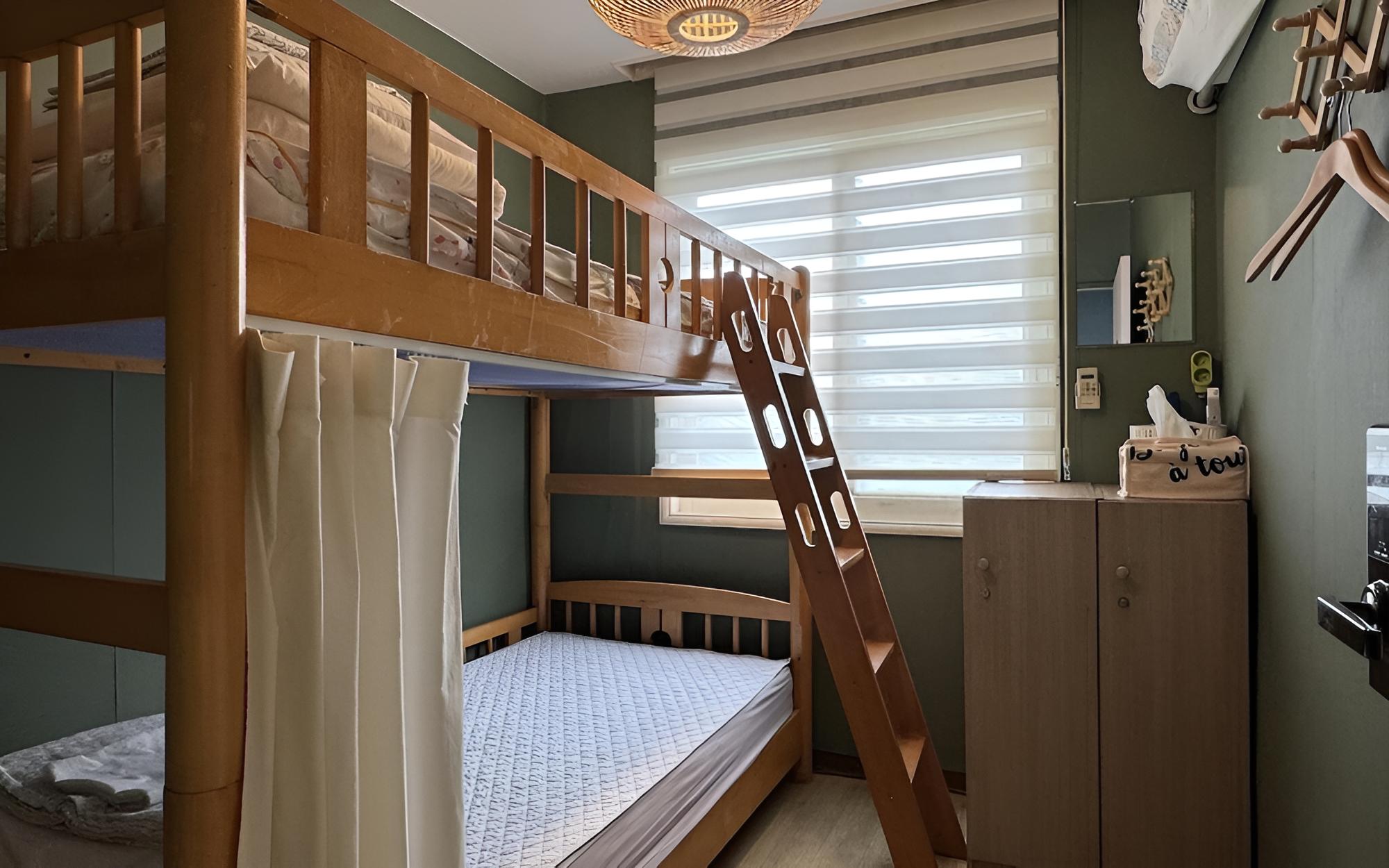 Room (South 2 Indian Dormitory)