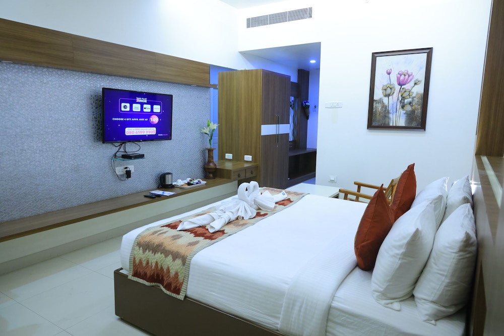 Club Room, 1 Bedroom, City View photo 1