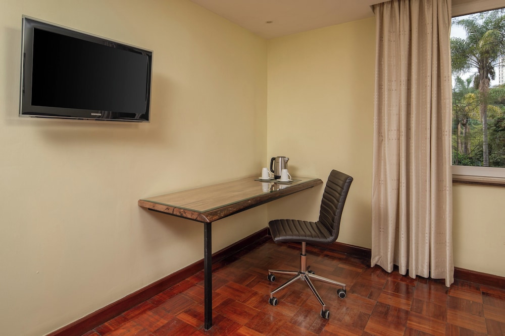 Deluxe Room, 1 Queen Bed