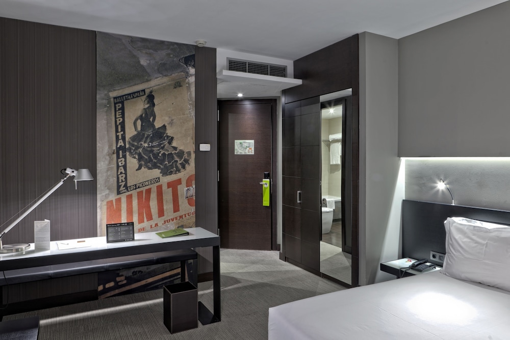 Sala Club, 2 Camas Individuales, Vista a la Ciudad