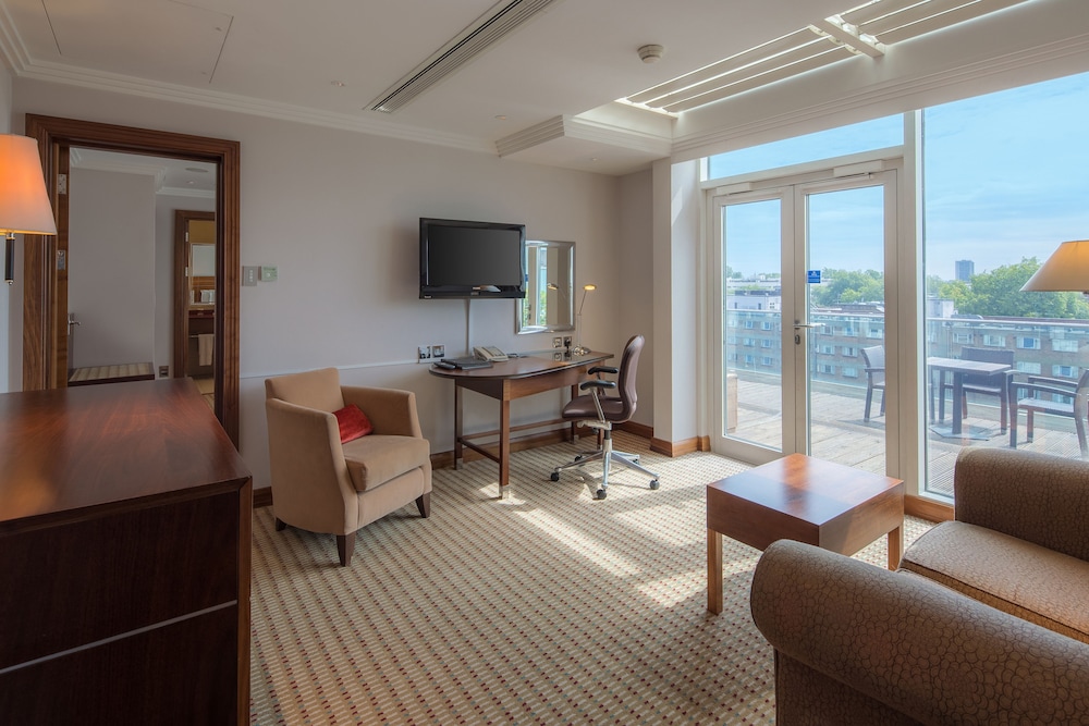 Executive Terrace Suite, 1 King Bed, Terrace, City View