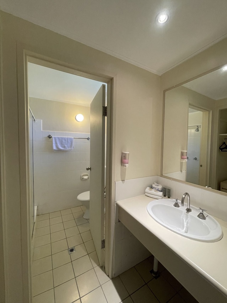 Pool View Room - Photo 4