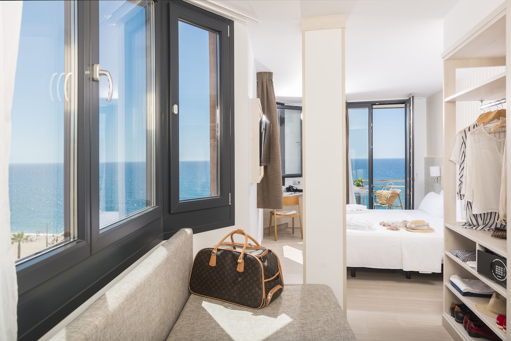 Grand Triple Room, Balcony, Sea View