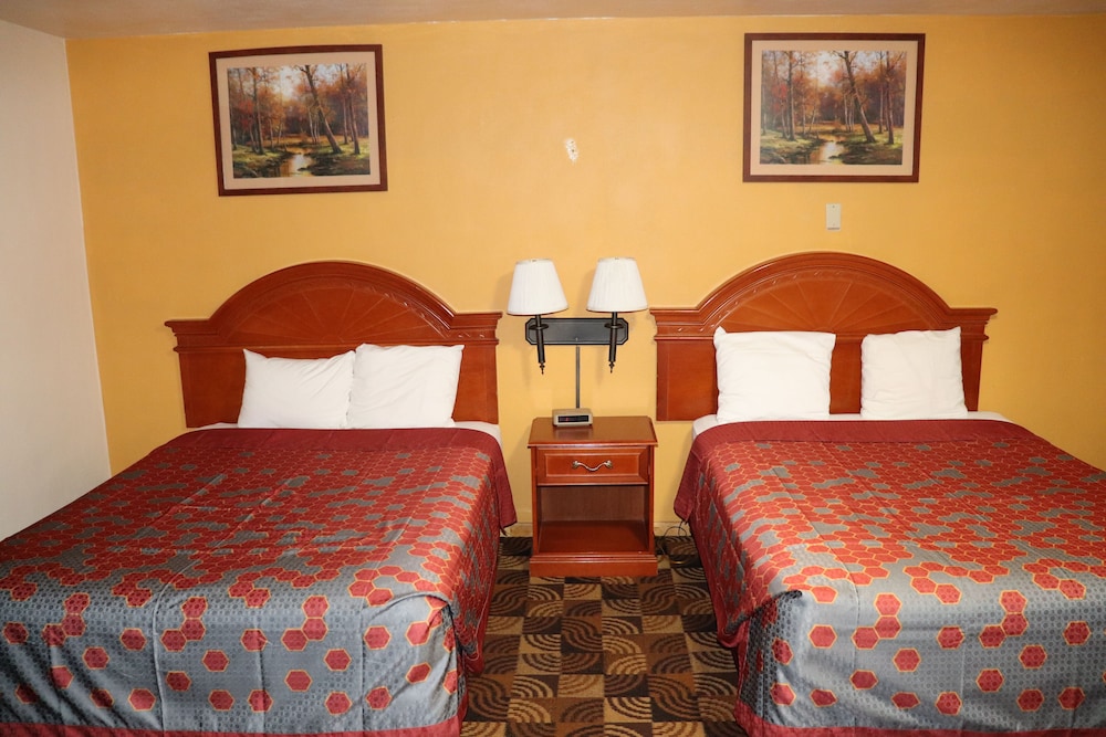 Room, 2 Queen Beds photo 1