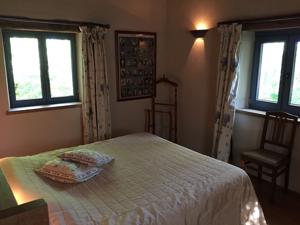 Luxury Double Room, Ensuite, Garden View (Chambre Pigeonnier) photo 3