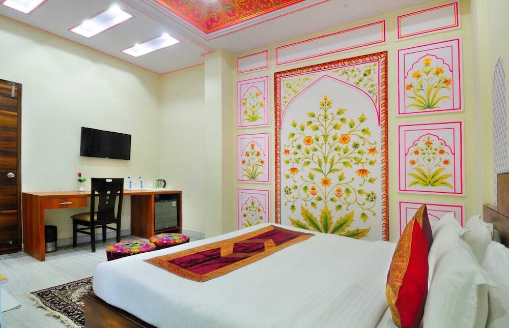 Deluxe Double or Twin Room - Photo 9