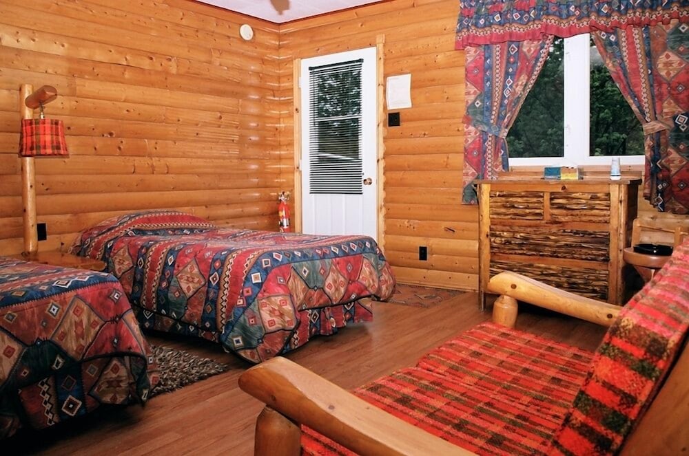 Room (Motel 1 lit double et 1 lit simple)